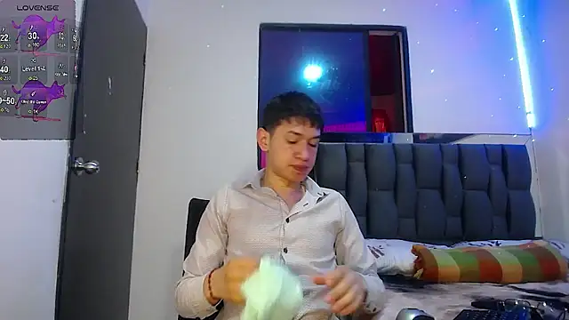 Mr daren  online show from February 24, 5:20 pm