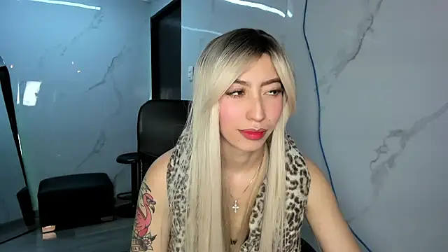 LilithCooperr  online show from October 10, 9:36 pm