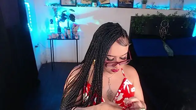 Snapshot of LiaScarlett chatting on December 3, 2:59 pm LiaScarlett online show from December 3, 2:59 pm