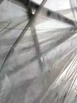 Snapshot of EmmaSquirt chatting on March 18, 1:09 pm EmmaSquirt online show from March 18, 1:09 pm