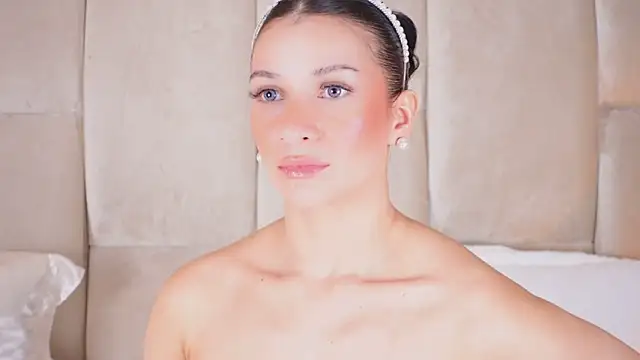 KiraKayleigh1 online show from March 7, 3:08 am