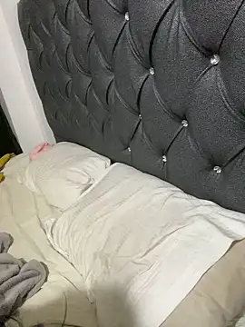 Riana Kean online show from February 9, 2:49 am