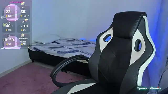 Riana Kean online show from February 27, 10:31 pm