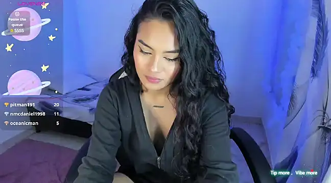 Riana Kean online show from March 18, 6:25 am