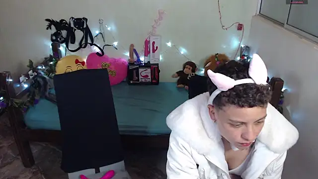 01antoniafranco online show from February 12, 2:45 am