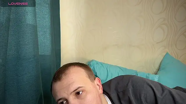 MrMrsRight online show from February 24, 9:53 am