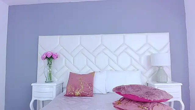 Julie Bennet online show from January 11, 6:35 am