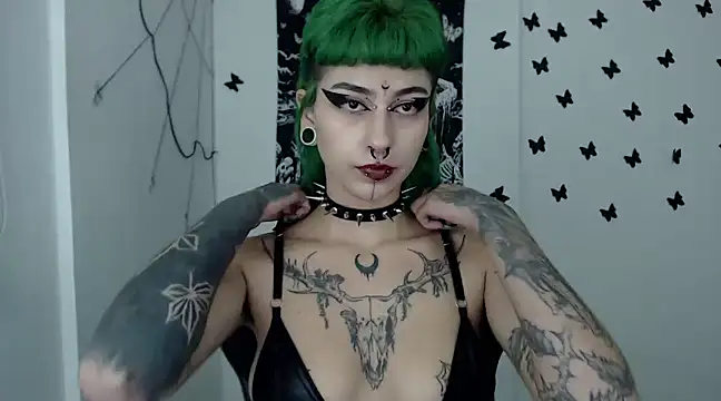 Snapshot of n0sferatus__ chatting on December 25, 4:22 am n0sferatus online show from December 25, 4:22 am