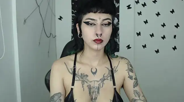 Snapshot of n0sferatus__ chatting on January 10, 3:29 am n0sferatus online show from January 10, 3:29 am