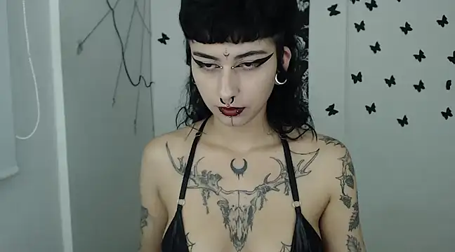 Snapshot of n0sferatus__ chatting on January 28, 4:18 am n0sferatus online show from January 28, 4:18 am