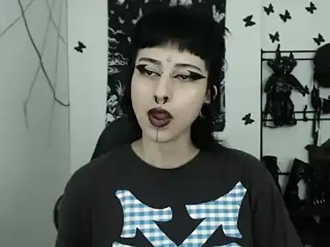 Snapshot of n0sferatus__ chatting on September 18, 10:28 am n0sferatus online show from September 18, 10:28 am