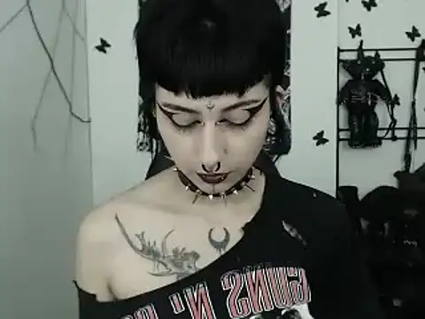 Snapshot of n0sferatus__ chatting on October 2, 3:13 am n0sferatus online show from October 2, 3:13 am