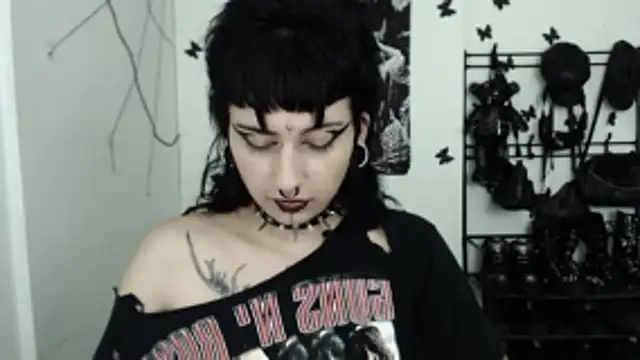 Snapshot of n0sferatus__ chatting on November 14, 3:38 am n0sferatus online show from November 14, 3:38 am