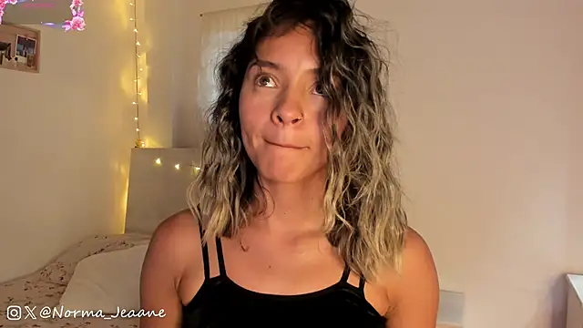 Snapshot of Norma-Jeaane chatting on January 23, 9:07 pm Norma-Jeaane online show from January 23, 9:07 pm