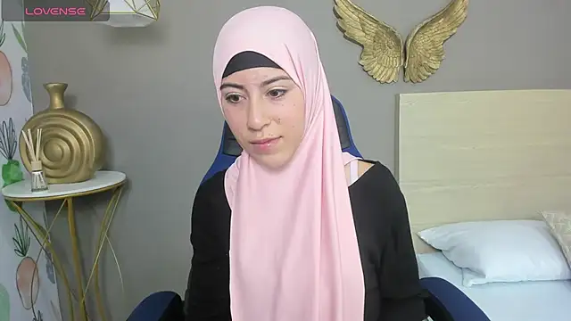 chaymae nah  online show from December 20, 2:41 am