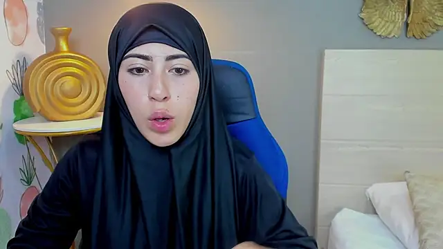 chaymae nah  online show from January 12, 8:25 am