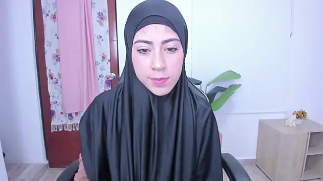 chaymae nah  online show from March 17, 12:35 pm