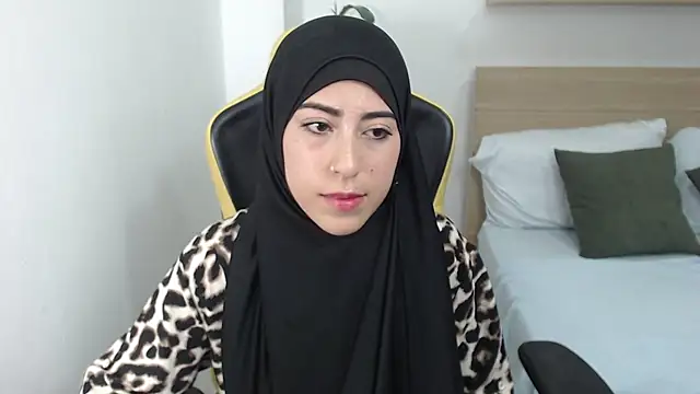 chaymae nah  online show from March 21, 3:35 pm