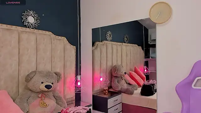 IsabellaBromsS online show from December 8, 7:22 pm