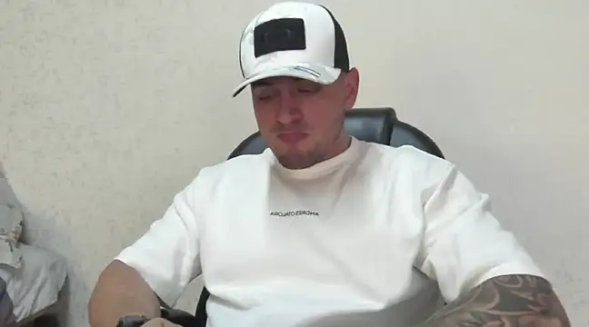 Snapshot of Teilor_Creed chatting on January 1, 8:15 pm Teilor Creed online show from January 1, 8:15 pm