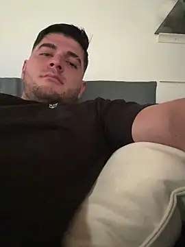 Snapshot of Teilor_Creed chatting on February 9, 9:28 pm Teilor Creed online show from February 9, 9:28 pm