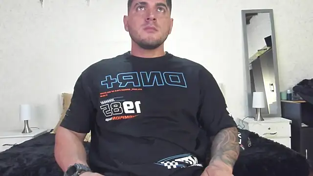 Snapshot of Teilor_Creed chatting on February 12, 7:35 pm Teilor Creed online show from February 12, 7:35 pm