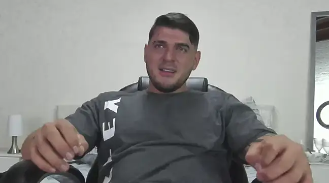 Snapshot of Teilor_Creed chatting on February 19, 12:35 am Teilor Creed online show from February 19, 12:35 am