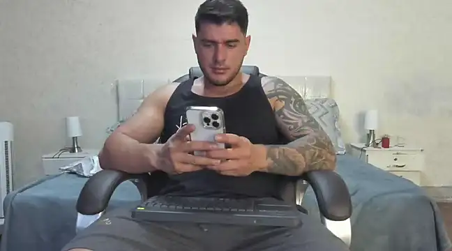 Snapshot of Teilor_Creed chatting on March 4, 7:32 pm Teilor Creed online show from March 4, 7:32 pm