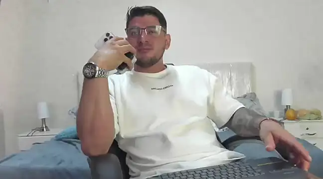 Snapshot of Teilor_Creed chatting on March 5, 11:49 pm Teilor Creed online show from March 5, 11:49 pm