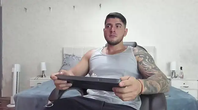 Snapshot of Teilor_Creed chatting on March 6, 8:27 pm Teilor Creed online show from March 6, 8:27 pm