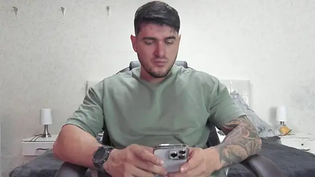 Snapshot of Teilor_Creed chatting on March 7, 7:27 pm Teilor Creed online show from March 7, 7:27 pm