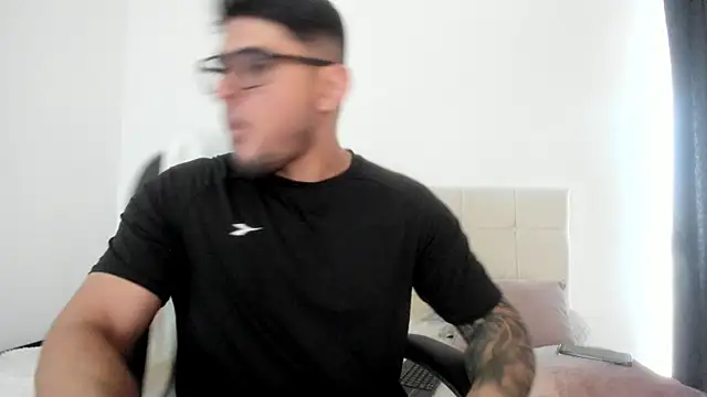 Snapshot of Teilor_Creed chatting on September 23, 7:06 pm Teilor Creed online show from September 23, 7:06 pm