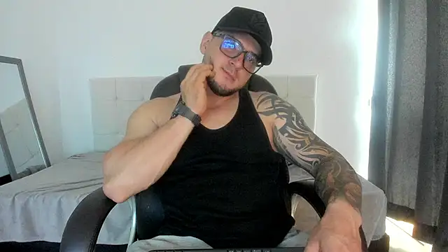 Snapshot of Teilor_Creed chatting on October 13, 7:03 pm Teilor Creed online show from October 13, 7:03 pm