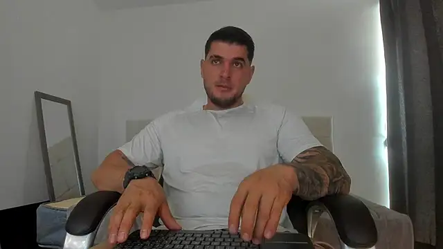 Snapshot of Teilor_Creed chatting on October 14, 7:47 pm Teilor Creed online show from October 14, 7:47 pm