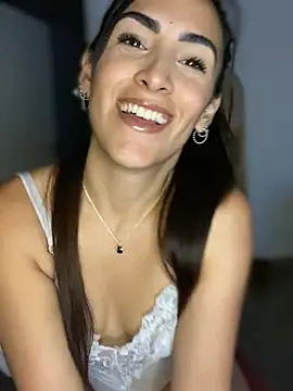 Snapshot of alessandra-a chatting on January 2, 2:33 am alessandra-a online show from January 2, 2:33 am