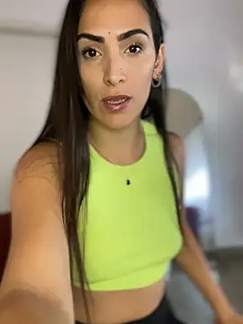 Snapshot of alessandra-a chatting on January 6, 5:06 pm alessandra-a online show from January 6, 5:06 pm