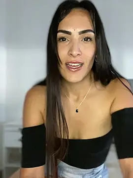 Snapshot of alessandra-a chatting on January 12, 9:40 pm alessandra-a online show from January 12, 9:40 pm