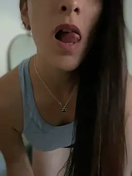 Snapshot of alessandra-a chatting on January 13, 9:20 pm alessandra-a online show from January 13, 9:20 pm