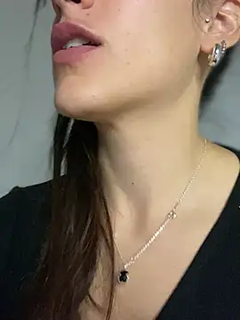 Snapshot of alessandra-a chatting on March 16, 8:21 pm alessandra-a online show from March 16, 8:21 pm