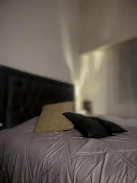 Snapshot of alessandra-a chatting on October 1, 3:45 am alessandra-a online show from October 1, 3:45 am