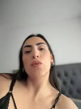 Snapshot of alessandra-a chatting on November 3, 9:38 pm alessandra-a online show from November 3, 9:38 pm