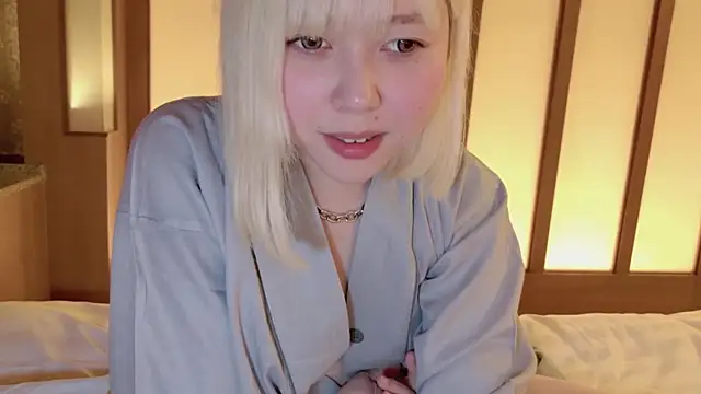 NANAchan R online show from February 11, 5:29 pm