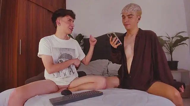 2gays 1Str8 online show from February 23, 2:51 am