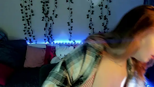 Emily Gin online show from February 14, 5:41 am