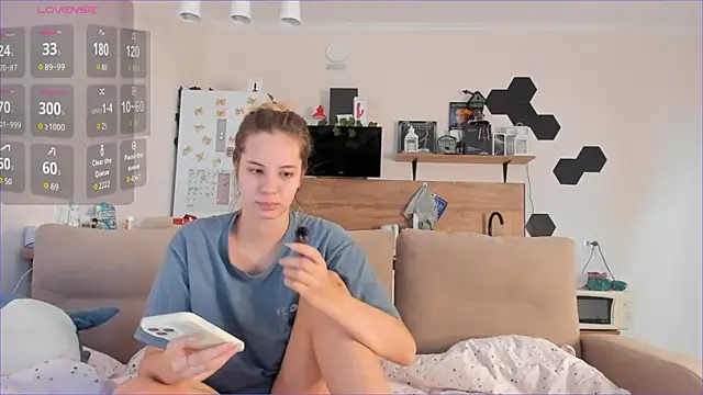 Girl alone home online show from September 19, 3:41 am