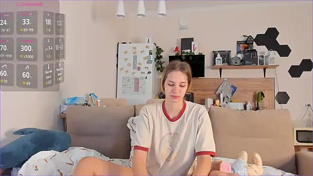 Girl alone home online show from September 25, 3:32 am