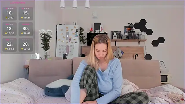 Girl alone home online show from October 3, 3:47 am