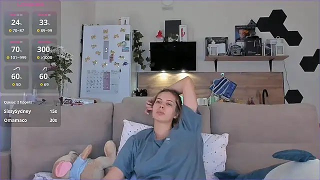 Girl alone home online show from October 19, 4:24 am