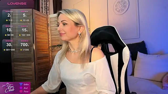 Gloria Lovely online show from December 12, 2:22 pm