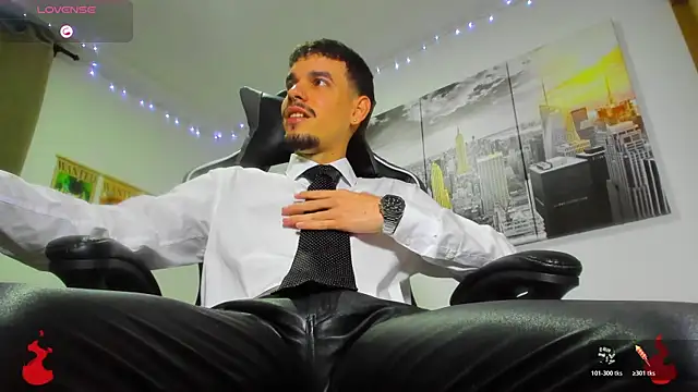 Snapshot of BRAYHAMBROWN chatting on October 28, 3:43 am BRAYHAMBROWN online show from October 28, 3:43 am